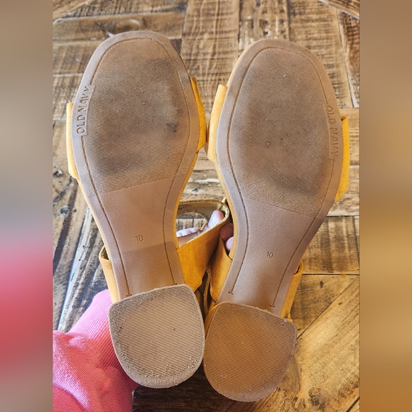 Old Navy Block Heel Sandals in Mustard Suede Size 10 - Picture 11 of 15